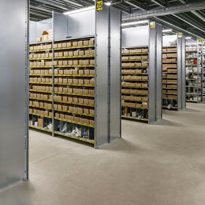 Étagères légères installation